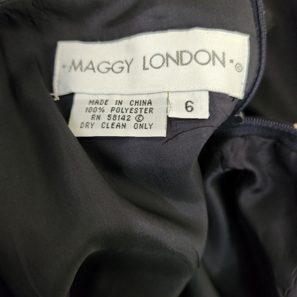 Maggy London Navy Blue Embroidered Sheath Dress, sz 6 - Picture 6 of 6